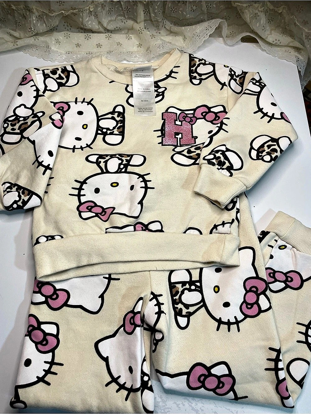 Hello Kitty by Sanrio Graphic Matching Set Girls 5